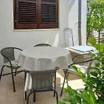 2 Bedroom Lovely In