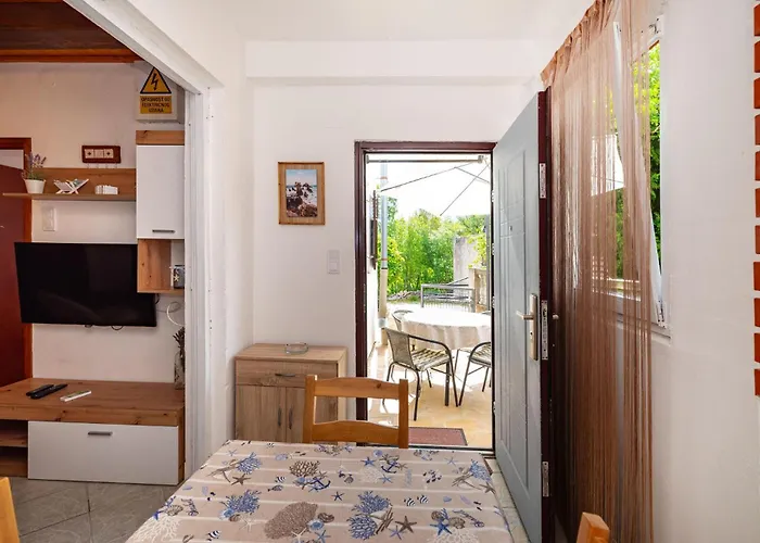 2 Bedroom Lovely In