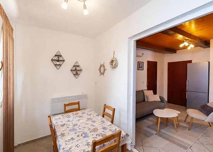 2 Bedroom Lovely In *