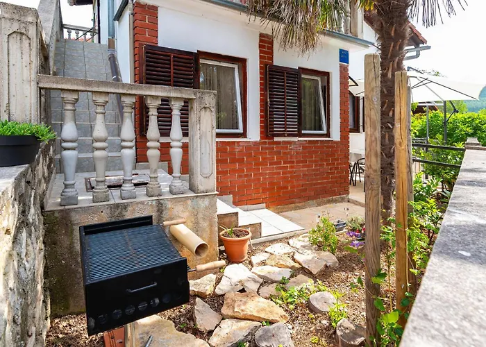 2 Bedroom Lovely In Διαμέρισμα