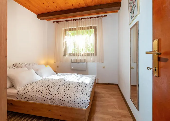 2 Bedroom Lovely In *