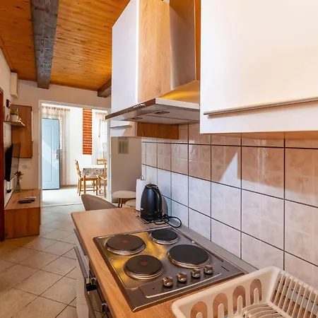 2 Bedroom Lovely In Kruševo