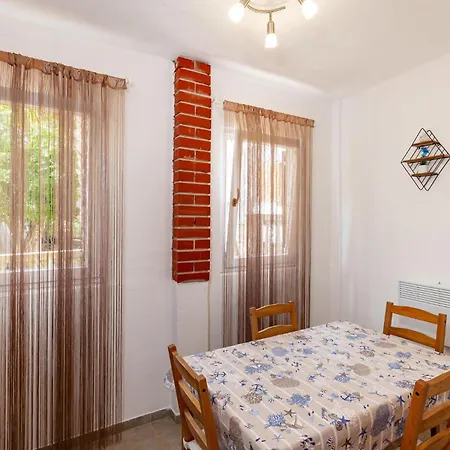 Apartament 2 Bedroom Lovely In Kruševo