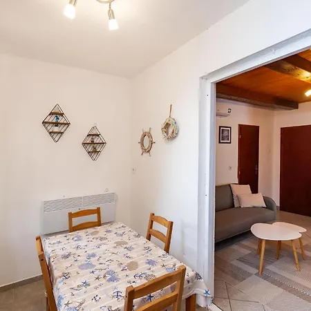 2 Bedroom Lovely In *