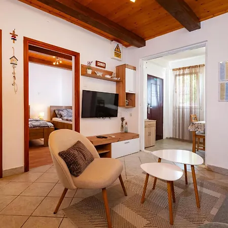 Apartment 2 Bedroom Lovely In Krusevo (Zadar)