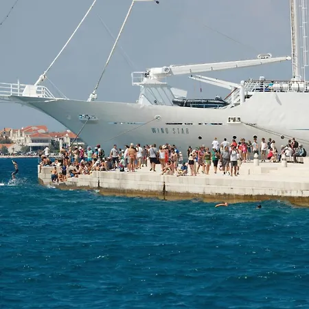 شقة 2 Bedroom Lovely In *