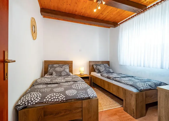 2 Bedroom Lovely In *